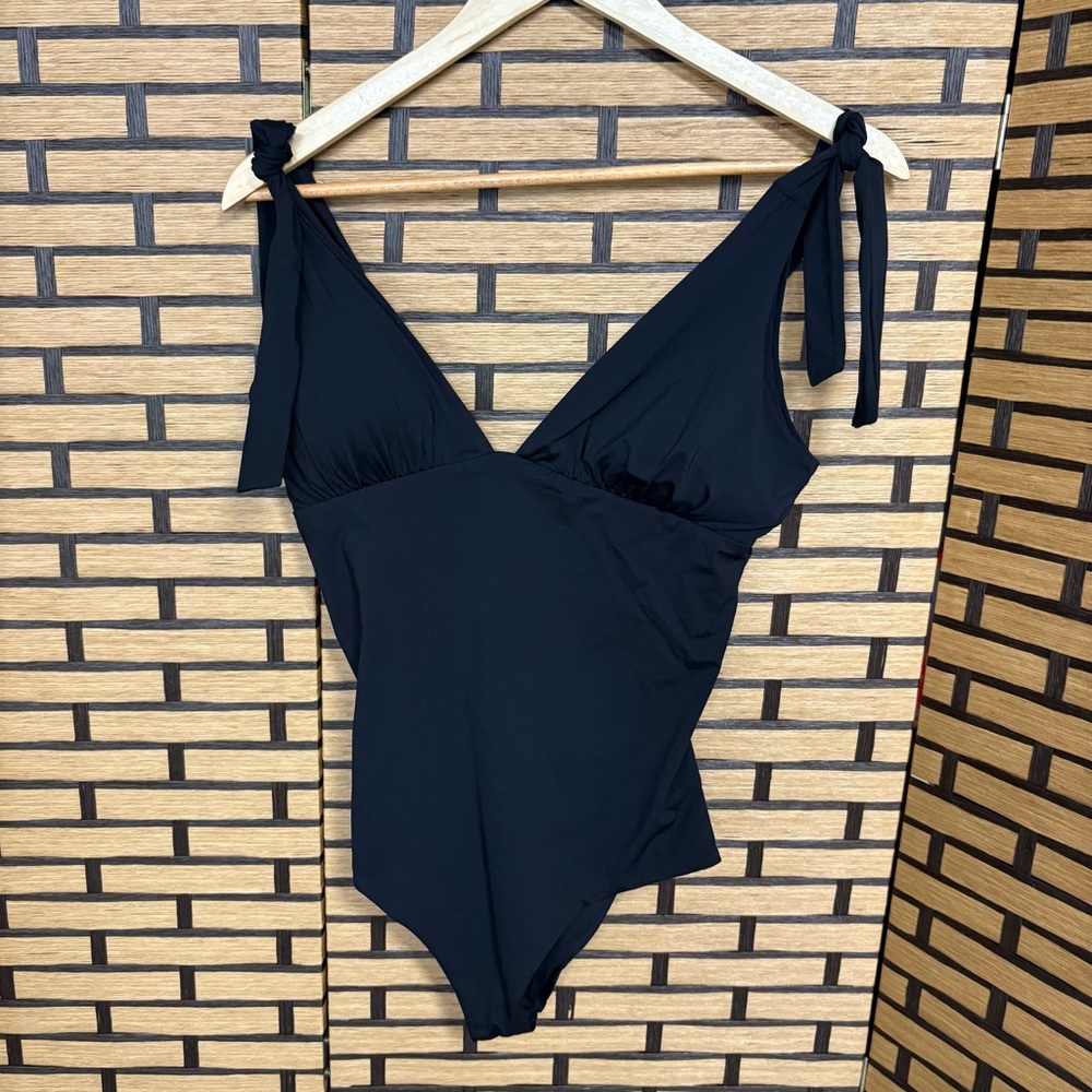 Leonisa Blackโ One Piece Swimsuit Size Large